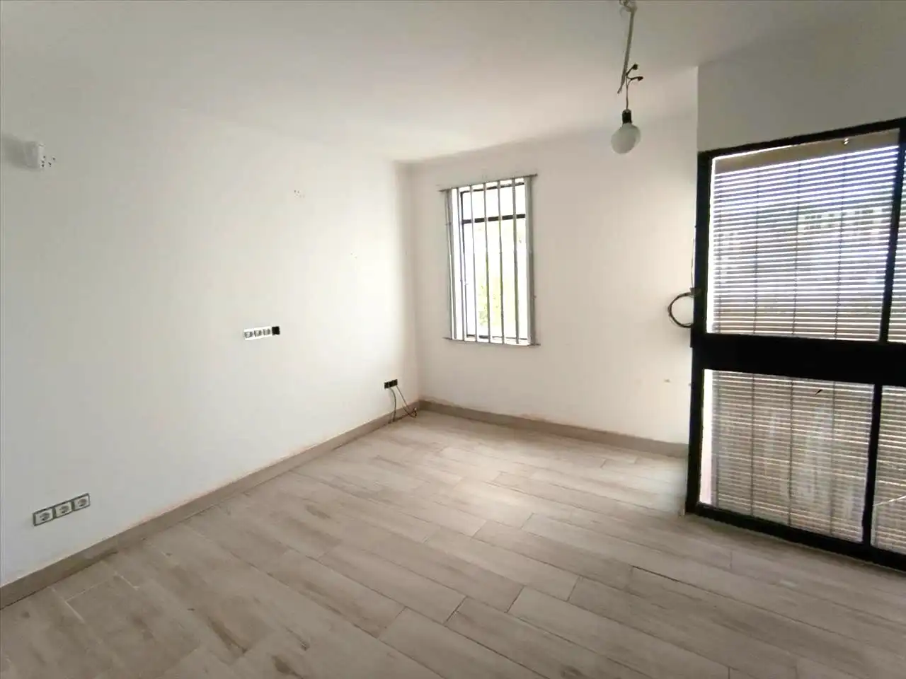 Dormitori de Pis en venda en San Martín del Tesorillo amb Parquet i Terrassa