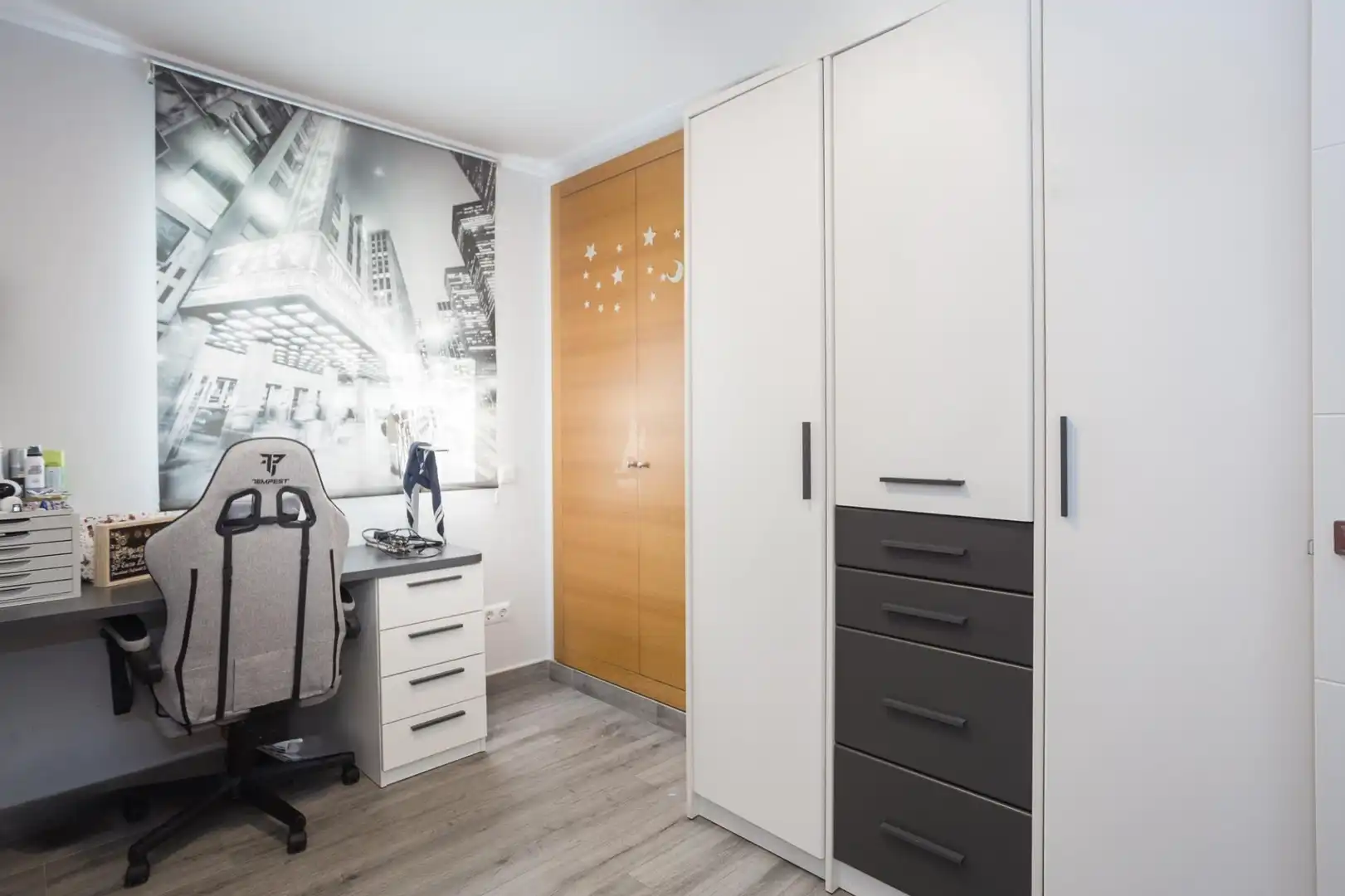 Schlafzimmer von Dachboden zum Verkauf in Gandia mit Klimaanlage, Heizung und Terrasse