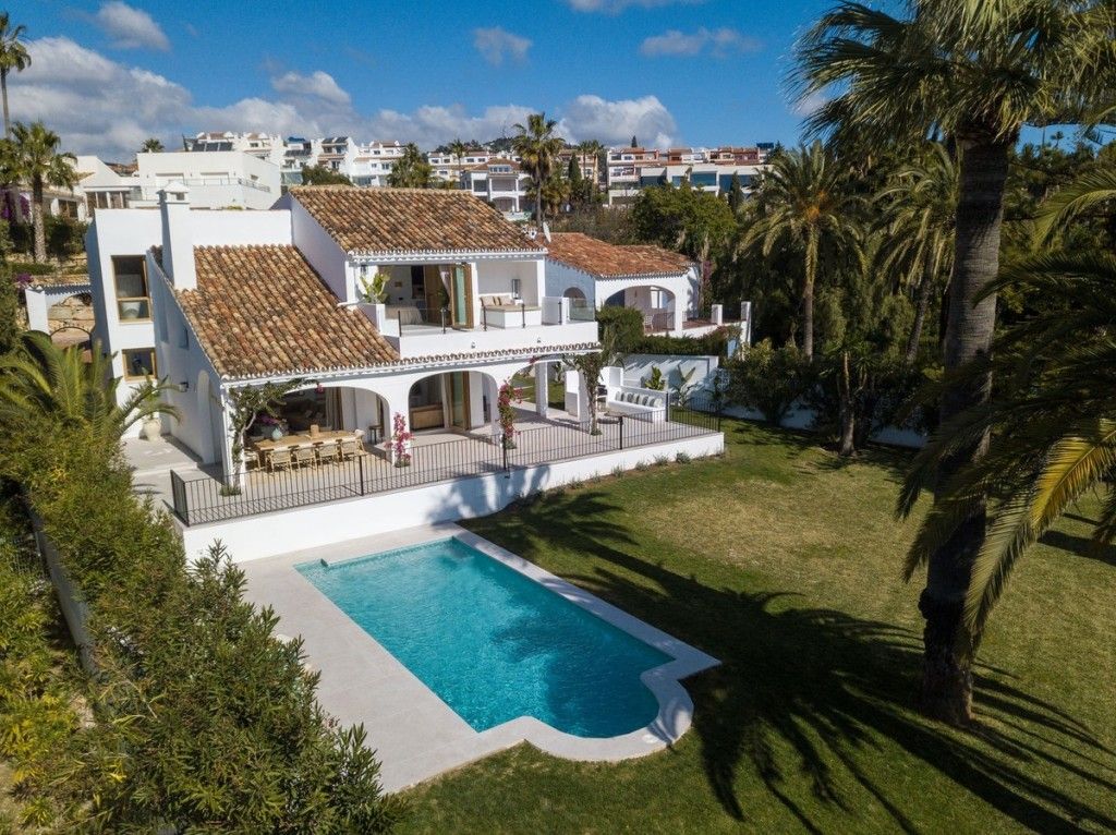 Garden of House or chalet for sale in Marbella  with Air Conditioner, Private garden and Terrace