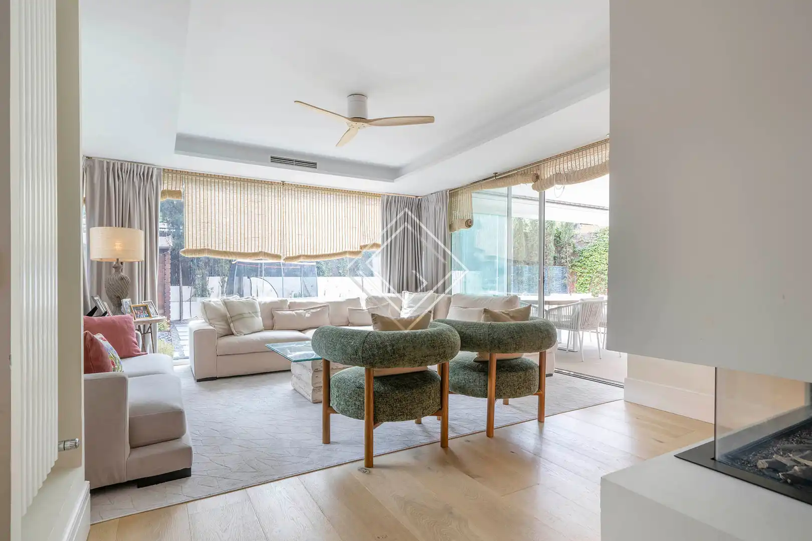 Living room of Flat for sale in Madrid  with Air Conditioner, Heating and Private garden