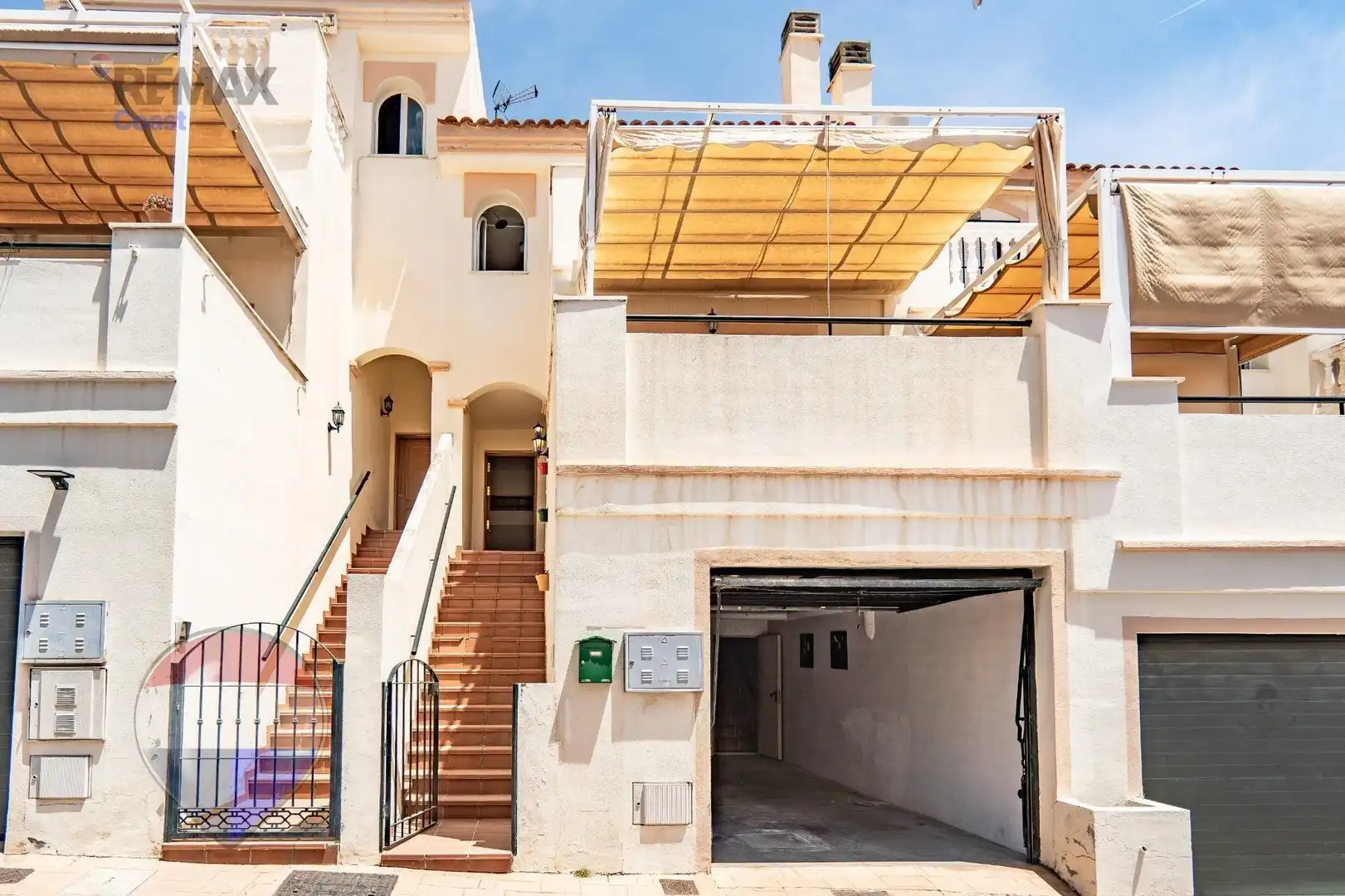 Außenansicht von Einfamilien-Reihenhaus zum Verkauf in Rincón de la Victoria mit Klimaanlage, Terrasse und Abstellraum