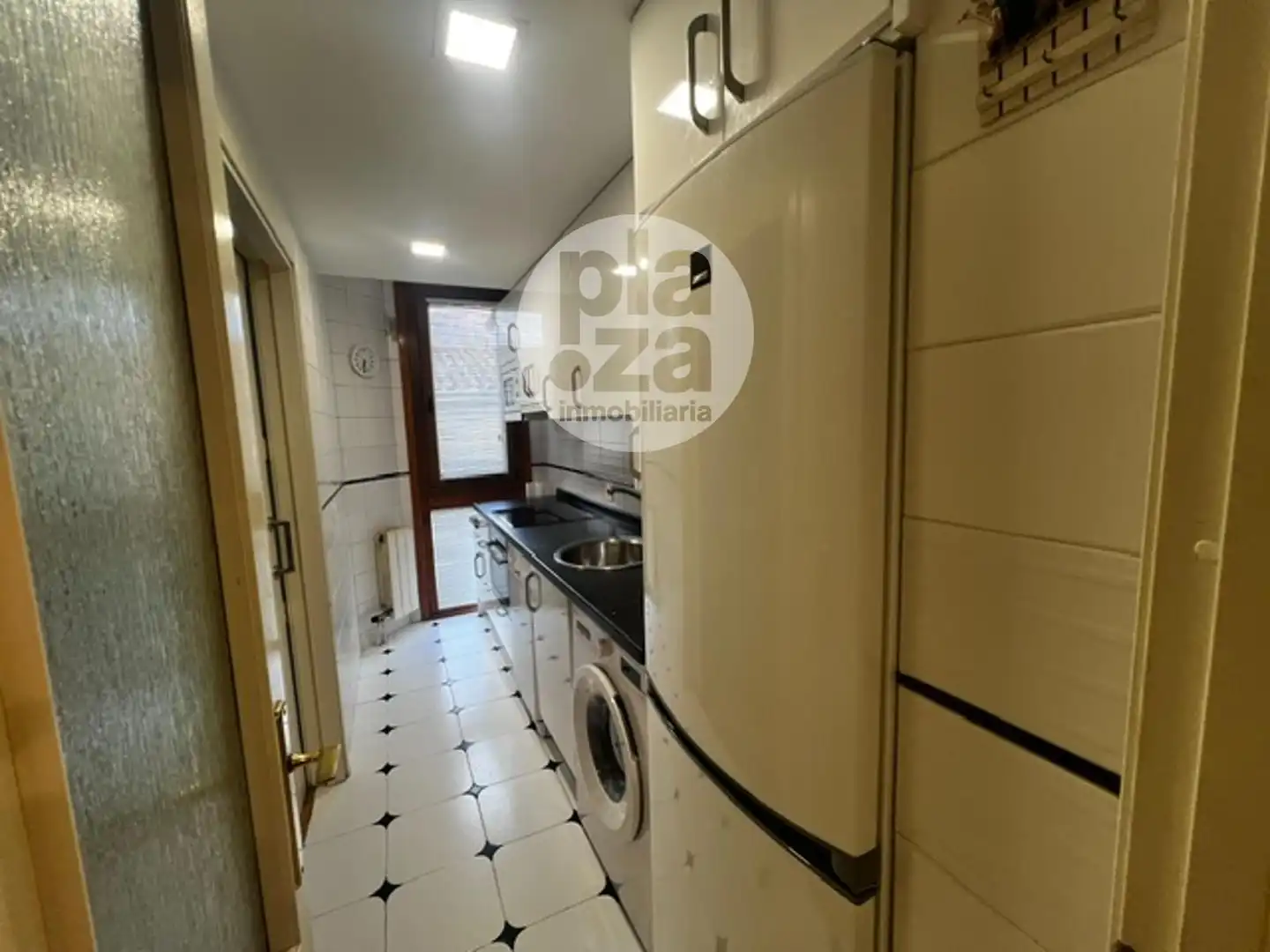 Cocina de Piso de alquiler en Burgos con Calefacción, Terraza y Amueblado