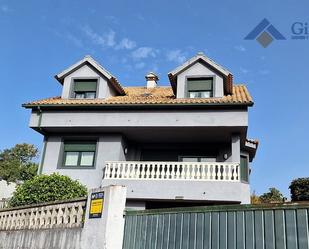 Exterior view of House or chalet for sale in Vigo   with Heating, Private garden and Parquet flooring