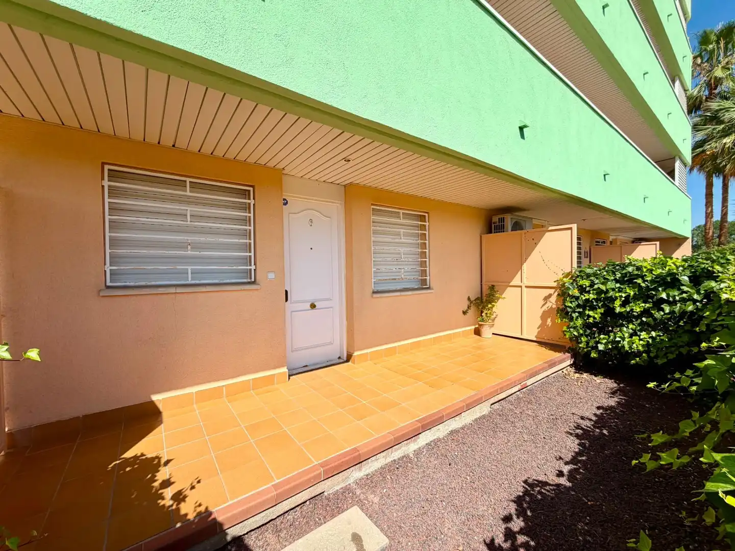 Vista exterior de Pis en venda en La Pobla de Montornès   amb Calefacció, Terrassa i Piscina comunitària