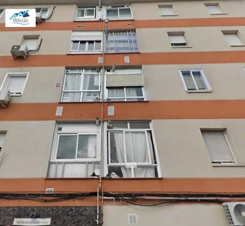 Piso en venta en Calle LEGANES