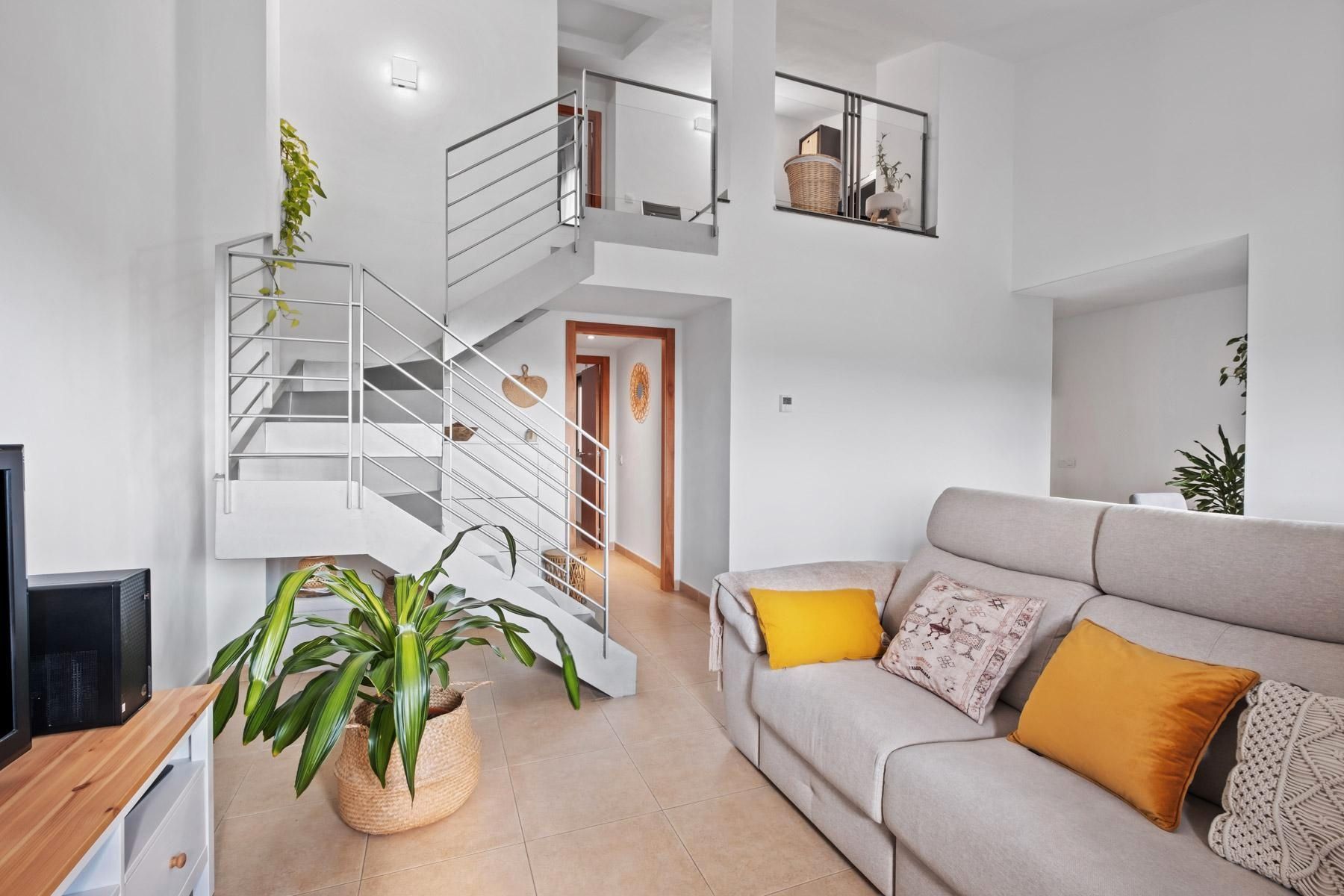 Sala d'estar de Pis en venda en Girona Capital amb Aire condicionat i Calefacció