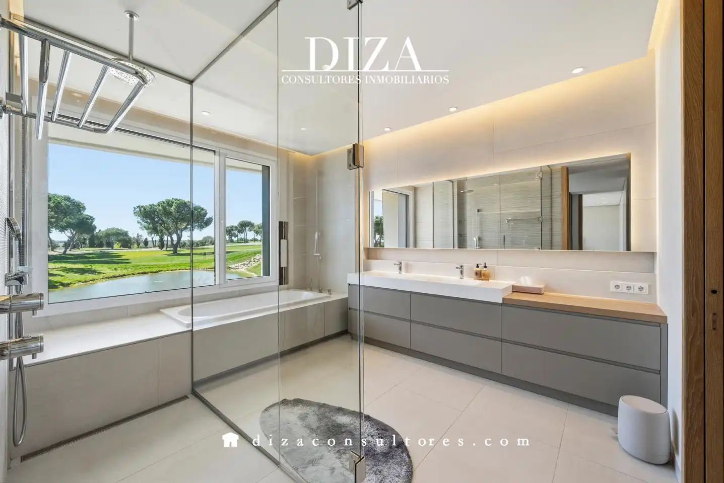 Bathroom of Duplexes for sale in Pozuelo de Alarcón  with Air Conditioner, Heating and Private garden