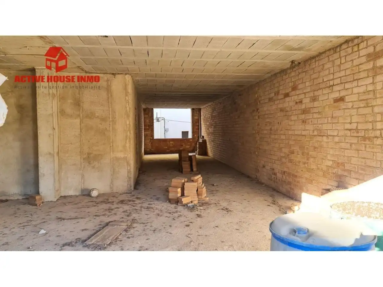 Casa adosada en venda en Santa Bàrbara amb Terrassa i Balcó