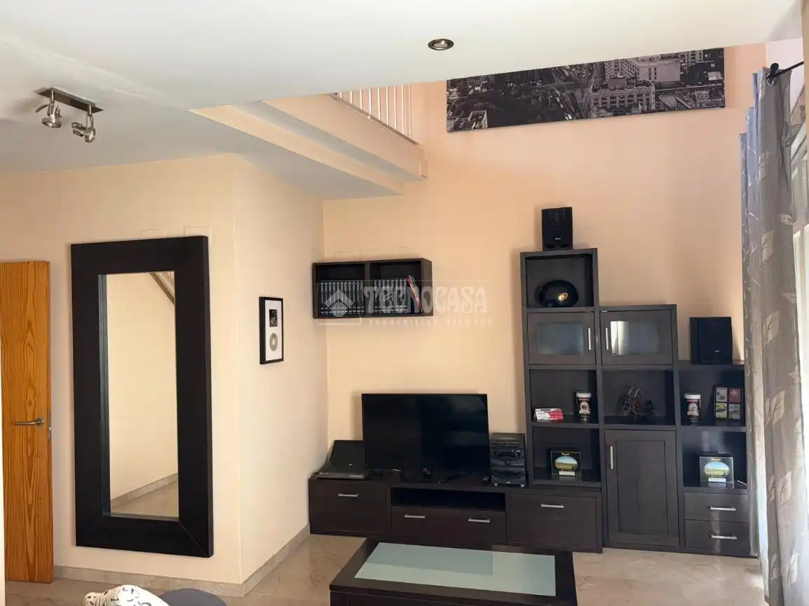 Sala de estar de Ático en venta en La Algaba con Aire acondicionado y Terraza