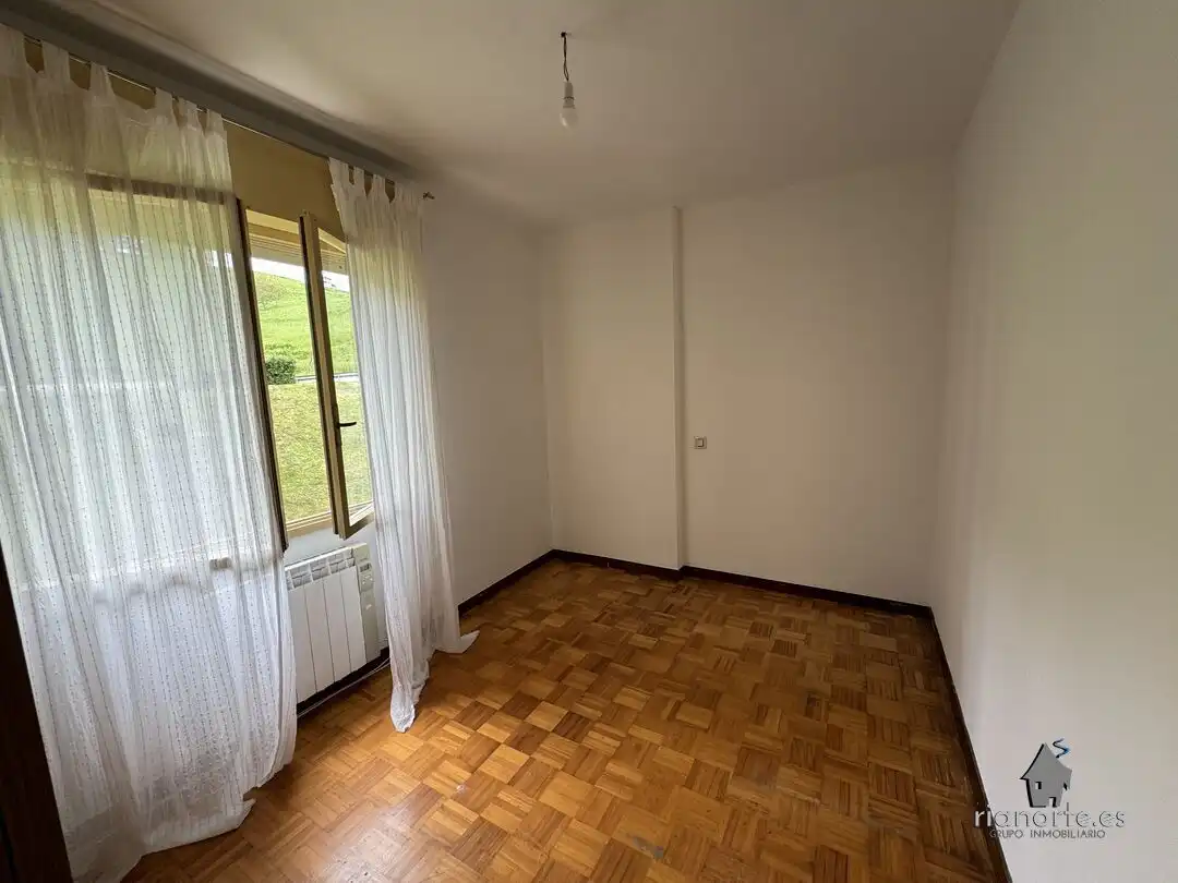 Habitación de Piso en venta en Ribadesella con Calefacción
