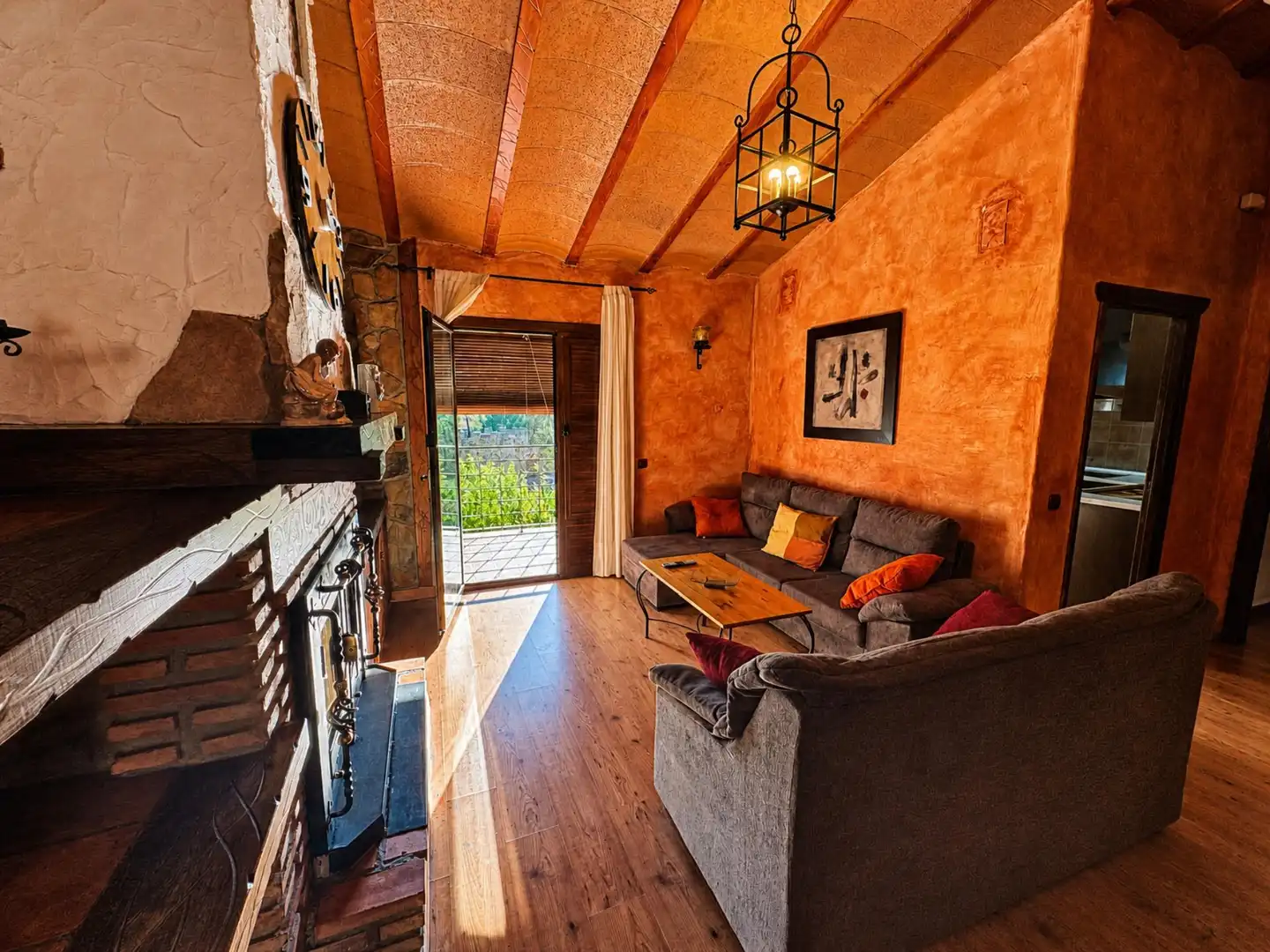 Sala de estar de Finca rústica en venta en Benatae con Calefacción, Jardín privado y Piscina