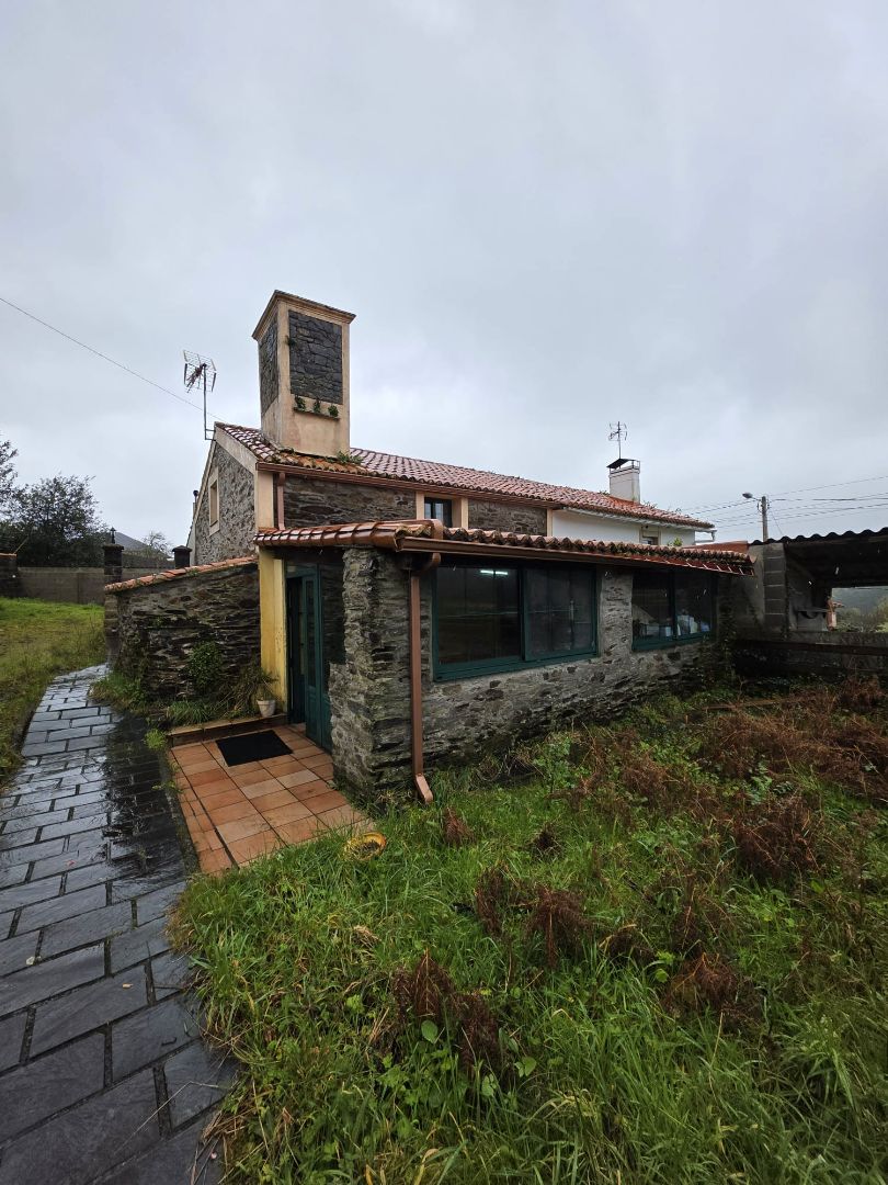 Vista exterior de Casa adosada en venta en Narón con Calefacción, Jardín privado y Amueblado