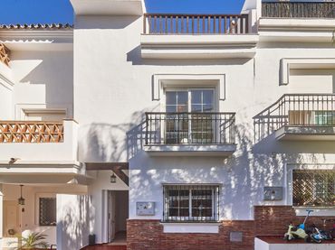 Reihenhaus mit Pool zum Verkauf in Buenavista - Lauro Golf