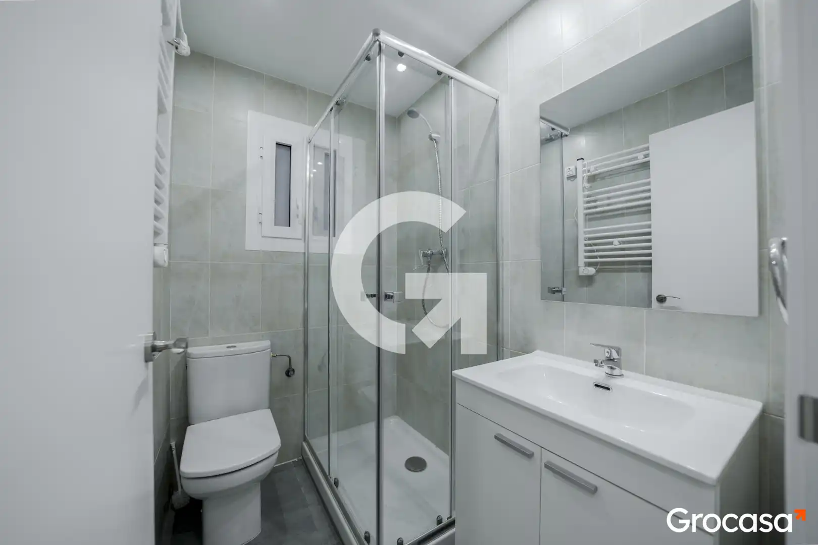 Baño de Piso en venta en Barcelona con Aire acondicionado, Calefacción y Horno