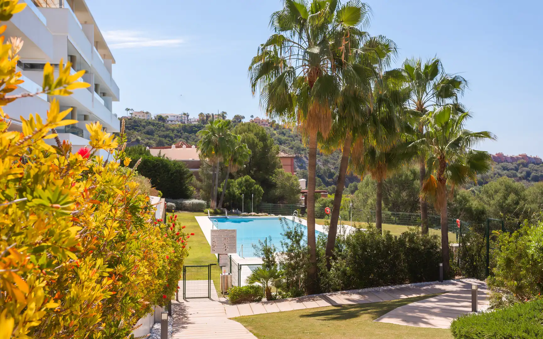 Apartament amb piscina en venda a Benahavís pueblo, imagen 24