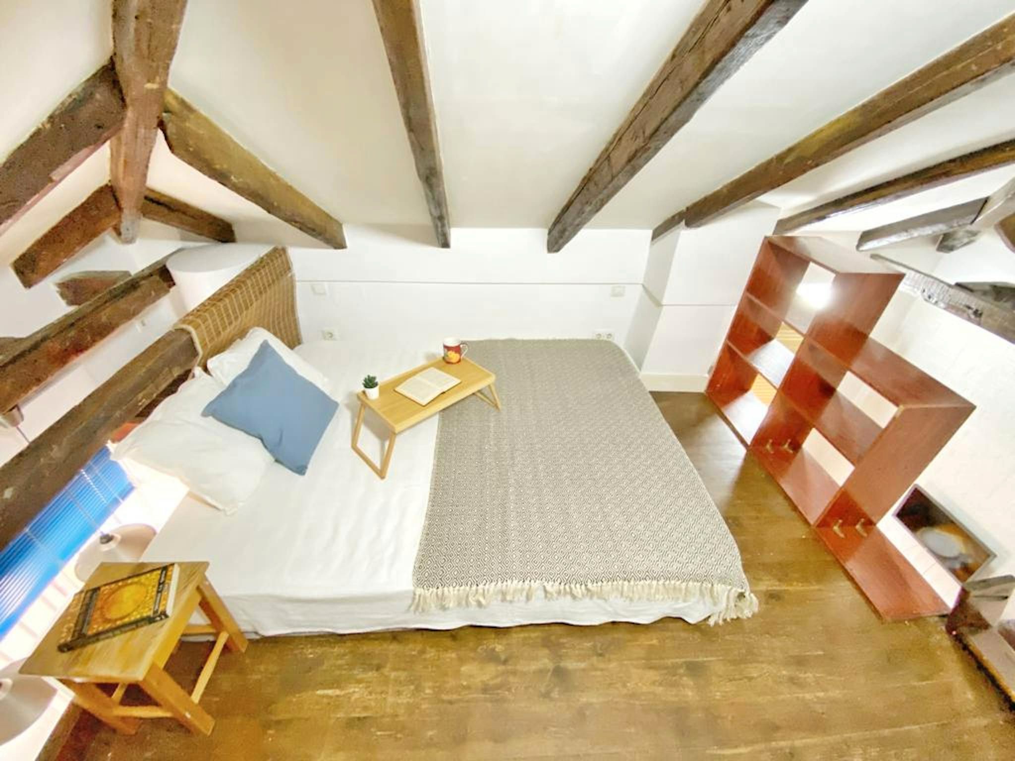 Habitación de Piso de alquiler en  Madrid Capital con Aire acondicionado, Amueblado y Lavadora