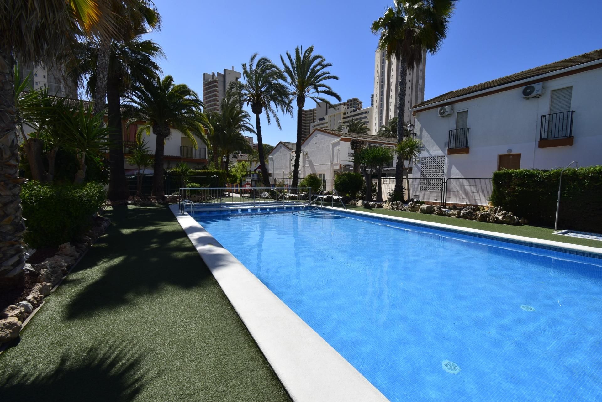 Swimming pool of Single-family semi-detached for sale in Benidorm  with Air Conditioner, Heating and Private garden