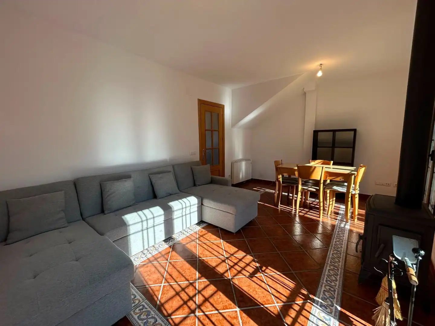 Wohnzimmer von Maisonette zum Verkauf in Pepino mit Klimaanlage und Heizung