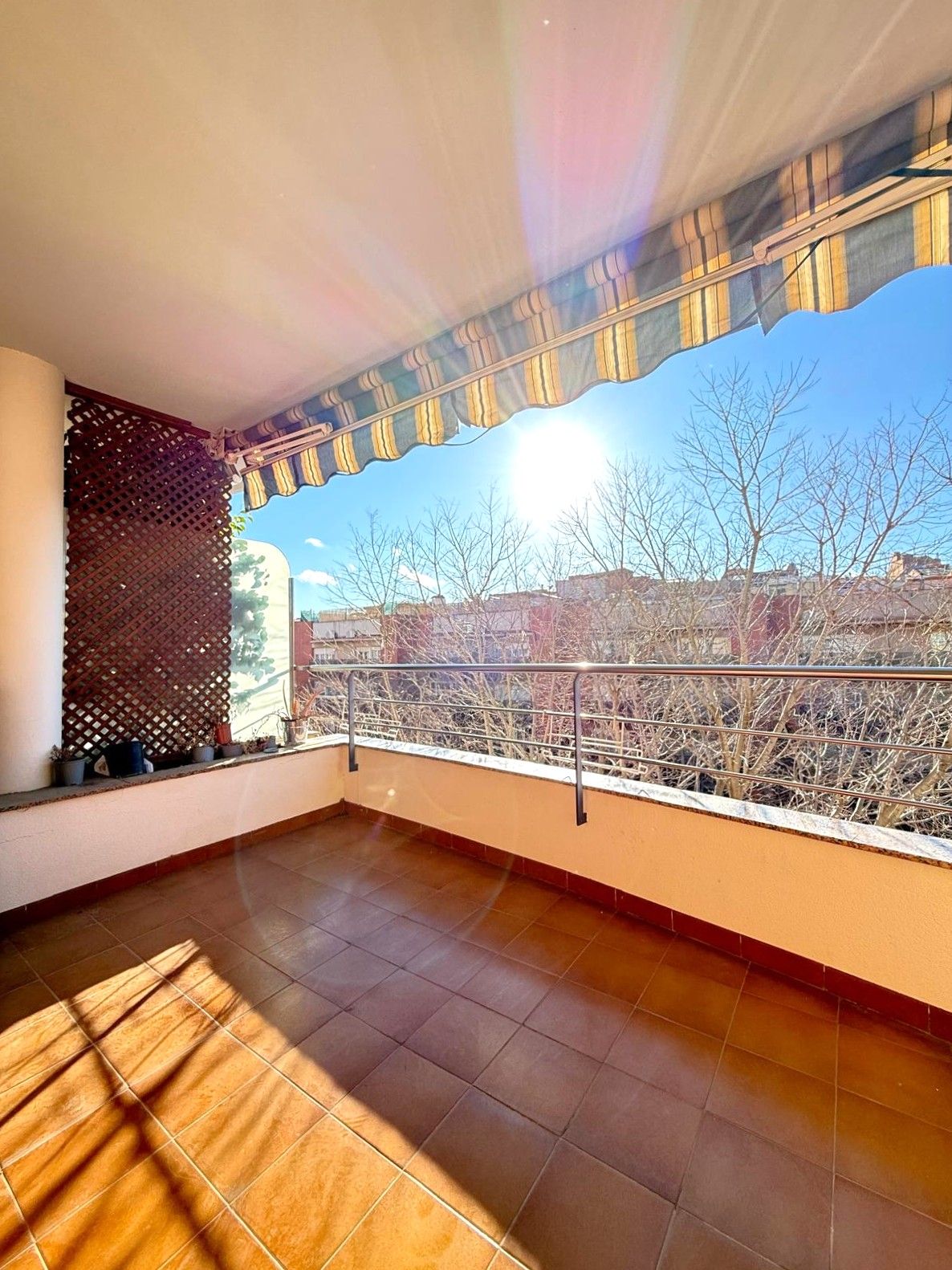 Piso en venta en Ca n'Aurell, Ponent