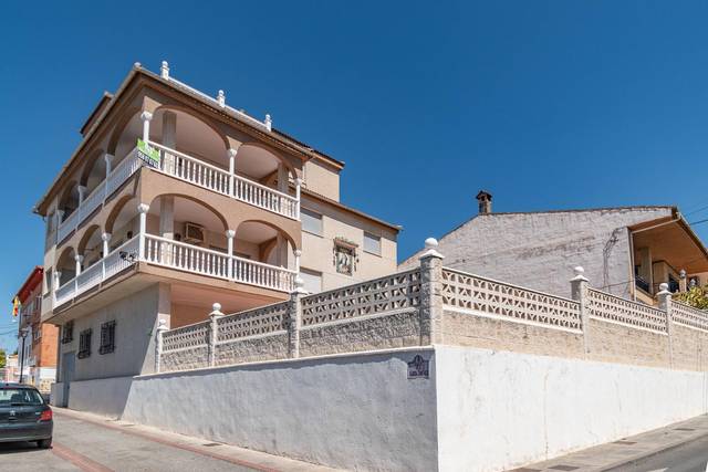 Casa adosada en Venta en Calle Francisco José García Jiménez en Jun