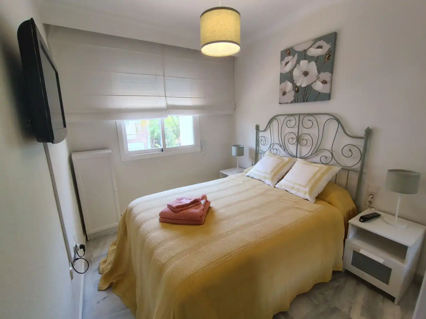 Schlafzimmer von Wohnung zur Miete in Marbella mit Klimaanlage, Heizung und Terrasse
