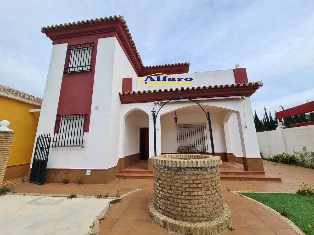 Chalet con terraza en venta en Matalascañas