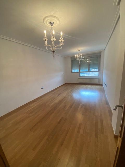 Apartment to rent in Facultad de Medicina