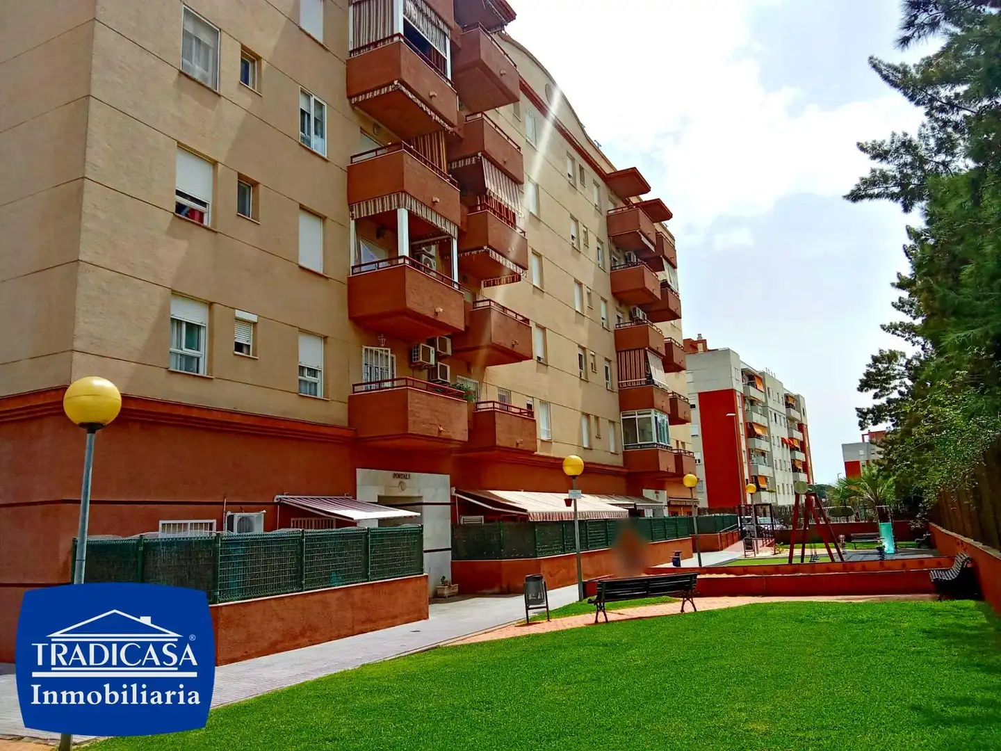 Vista exterior de Pis en venda en Jerez de la Frontera amb Aire condicionat, Jardí privat i Terrassa