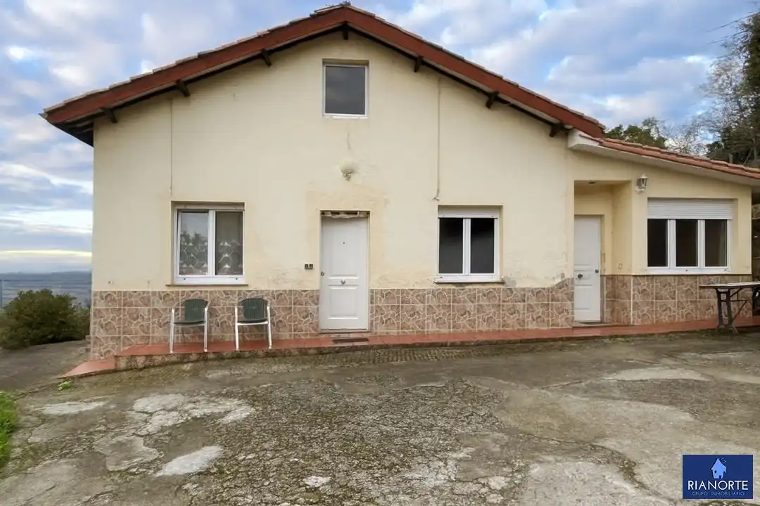Vista exterior de Casa o chalet en venta en Gijón  con Calefacción, Trastero y Amueblado