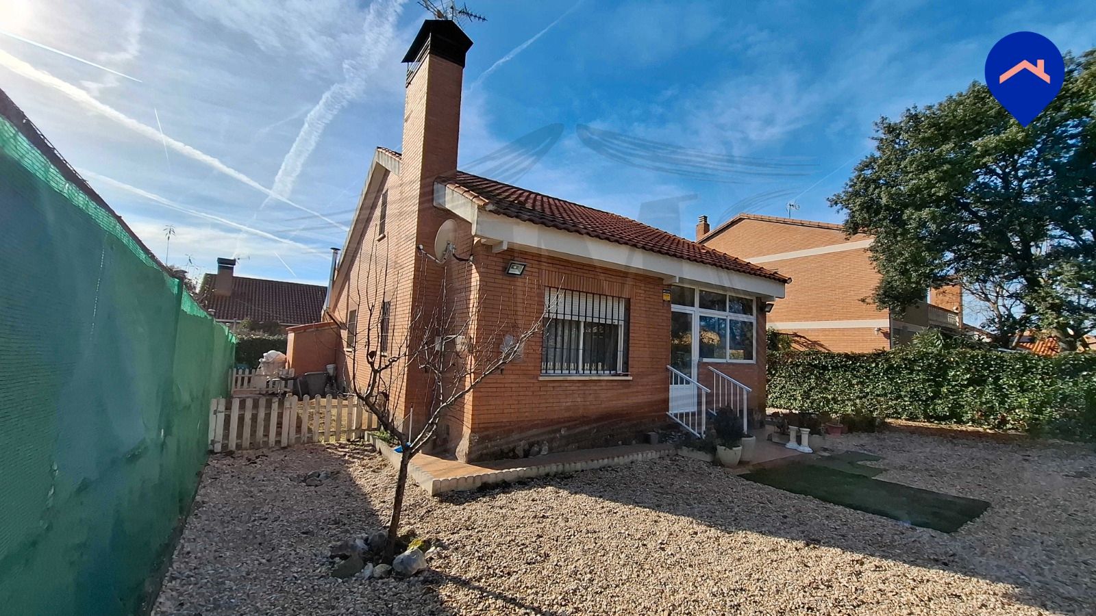 Vista exterior de Casa o chalet en venta en Pioz con Jardín privado, Internet y Alarma