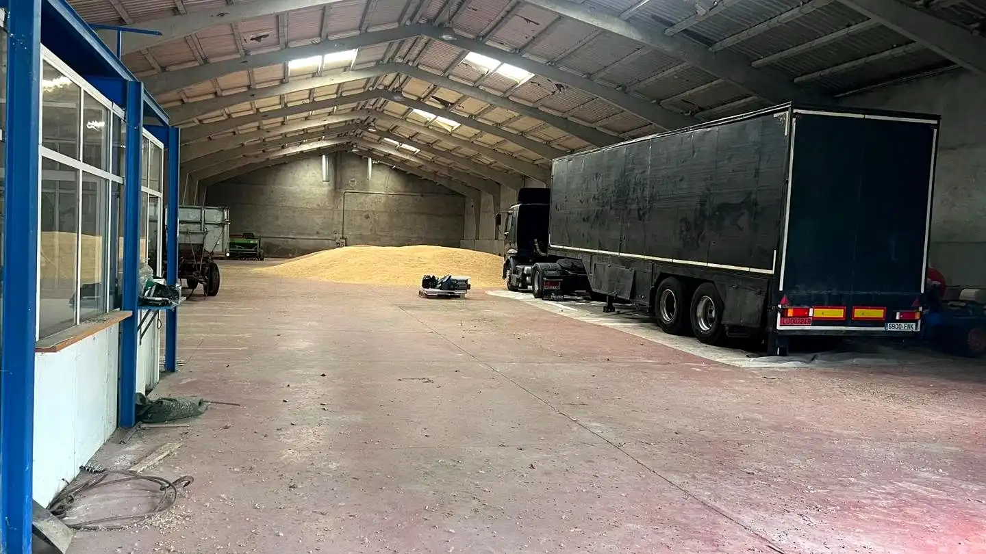 Aparcament de Nau industrial de lloguer en Aranzueque