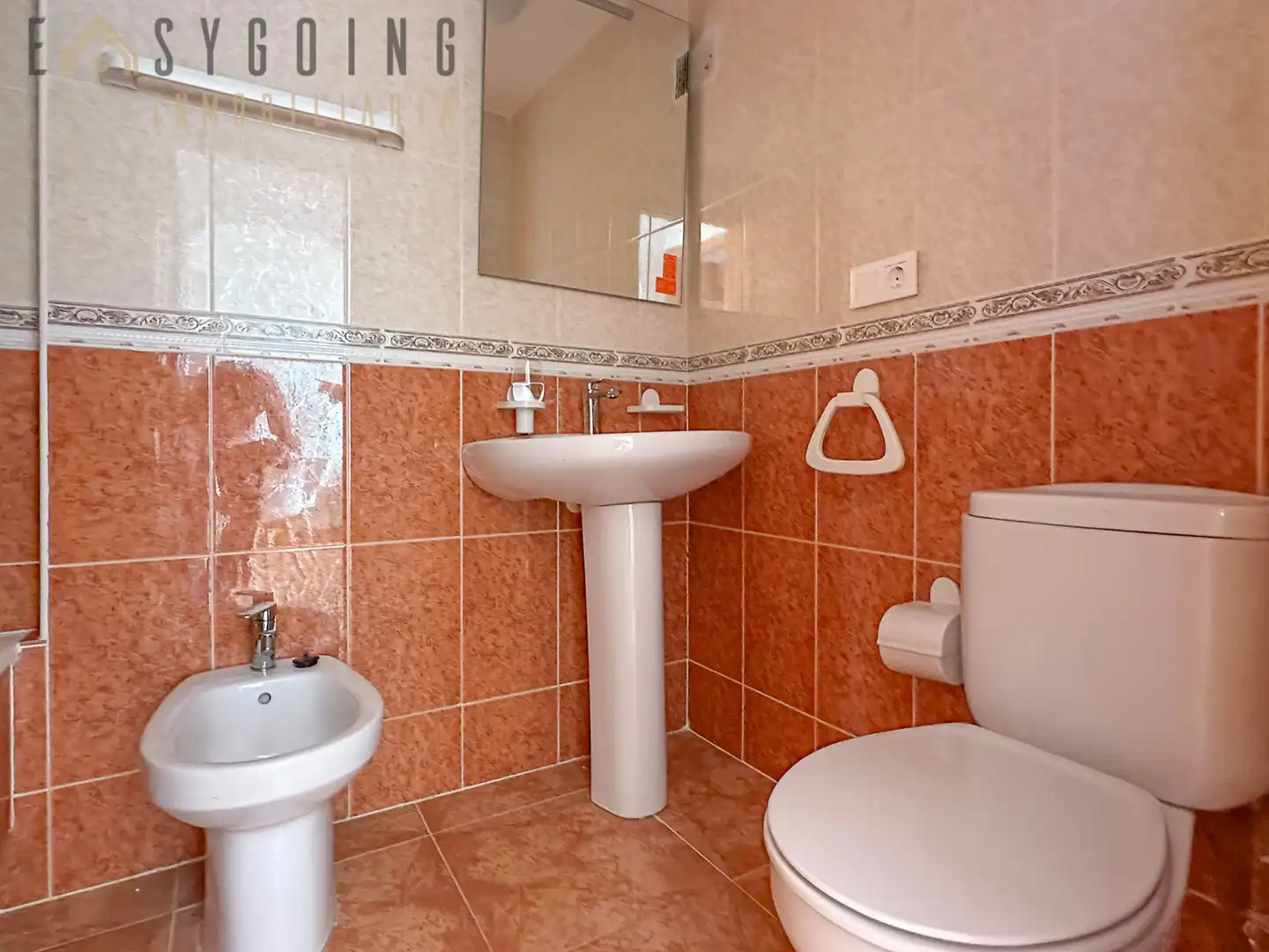 Baño de Apartamento en venta en Torrevieja con Terraza y Piscina comunitaria