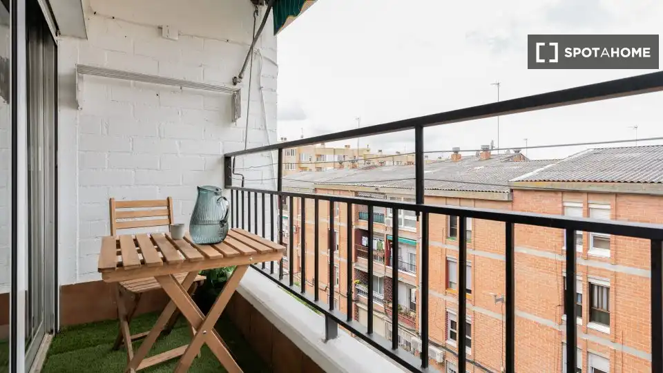 Terrassa de Pis per a compartir en Concòrdia - Can Rull