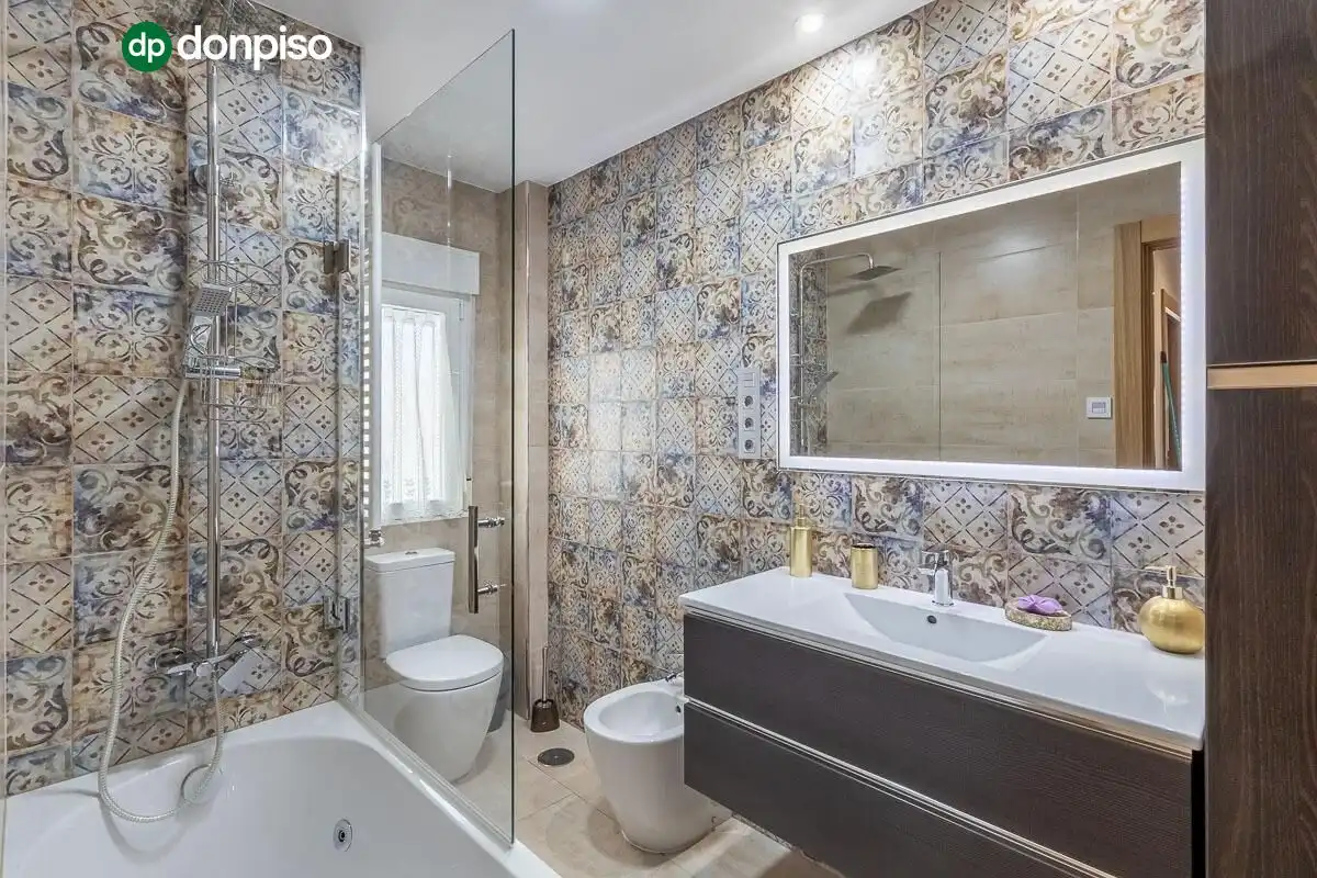 Bathroom of Flat for sale in Centro