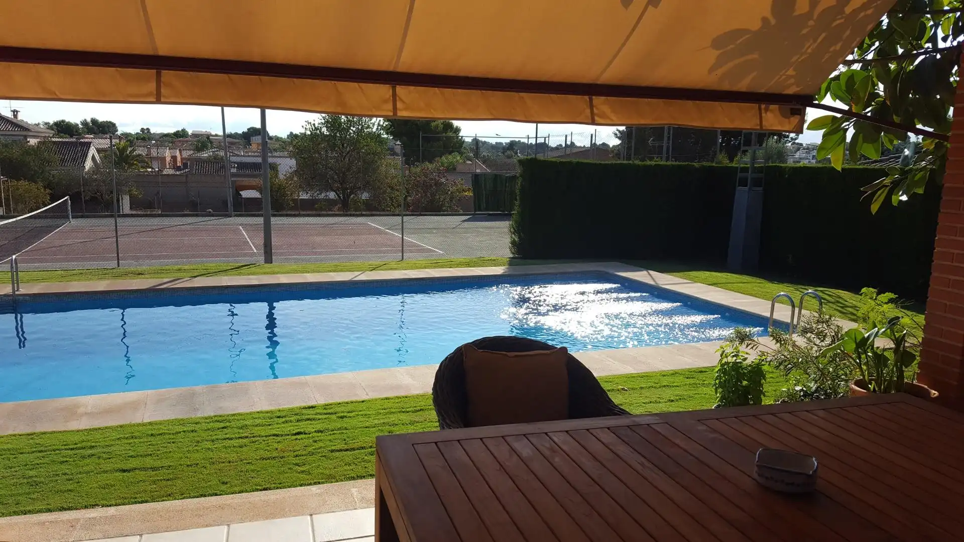 Piscina de Casa o xalet en venda en La Pobla de Vallbona amb Aire condicionat, Calefacció i Piscina
