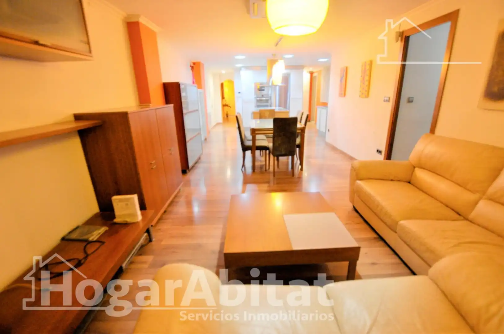 Sala d'estar de Pis en venda en Xirivella amb Calefacció, Parquet i Moblat