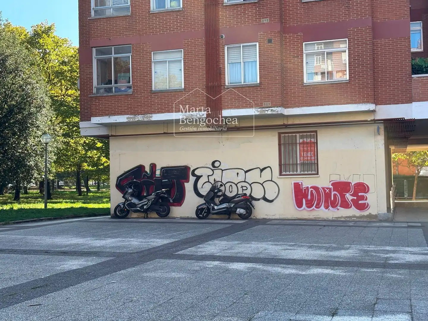 Außenansicht von Geschaftsraum zum Verkauf in Vitoria - Gasteiz