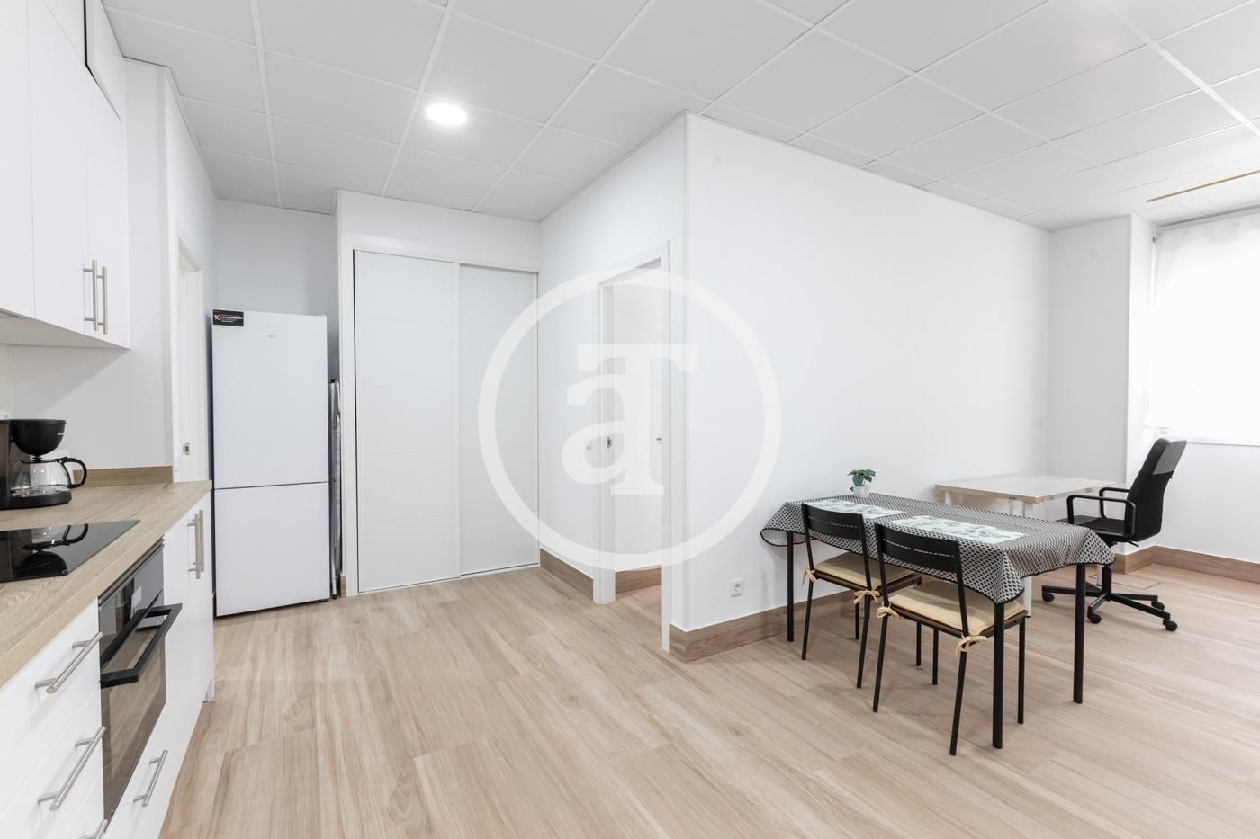 Estudio de alquiler en  Madrid Capital con Calefacción, Amueblado y Horno