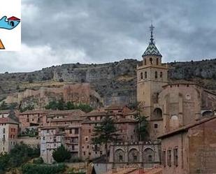 Vista exterior de Finca rústica en venda en Crivillén amb Jardí privat