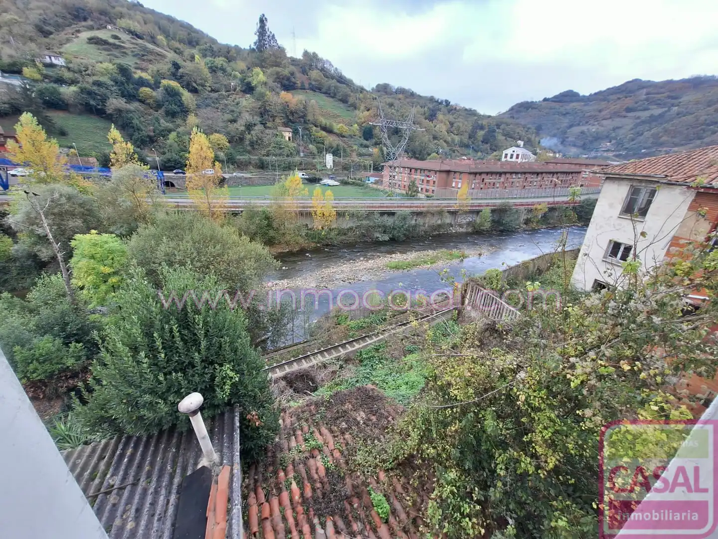 Vista exterior de Casa o chalet en venta en Mieres (Asturias) con Trastero