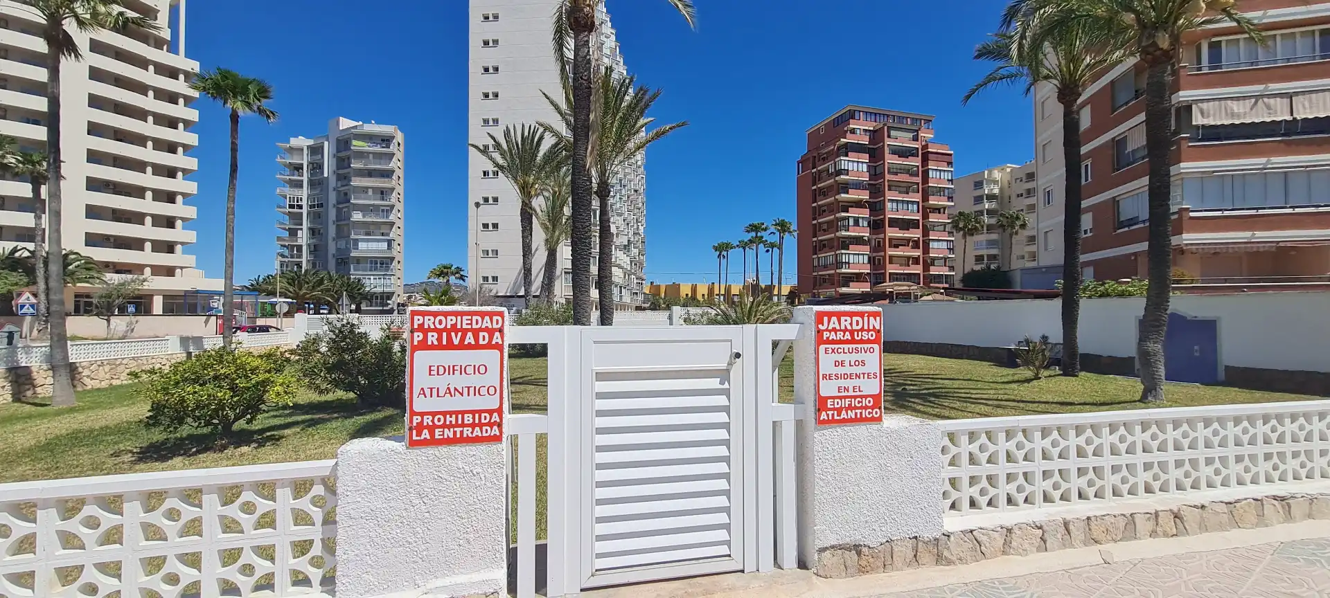 Außenansicht von Wohnungen zum Verkauf in Calpe / Calp mit Klimaanlage, Heizung und Terrasse