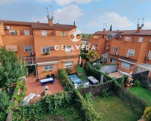 Jardí de Casa adosada en venda en Getafe amb Terrassa