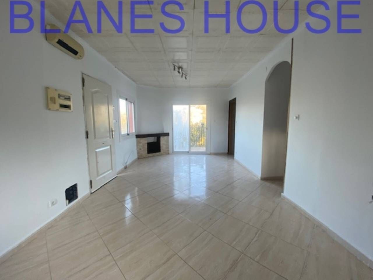 Sala d'estar de Casa o xalet en venda en Vidreres amb Aire condicionat, Jardí privat i Terrassa