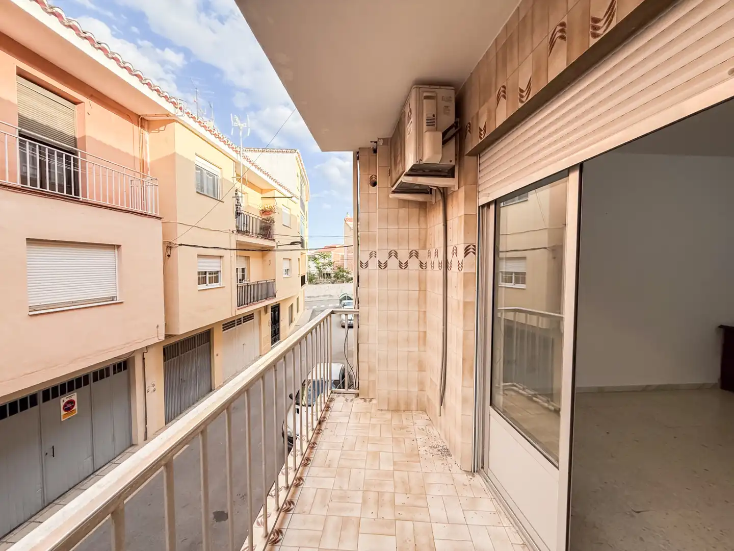 Vista exterior de Piso en venta en Baza con Aire acondicionado, Terraza y Balcón