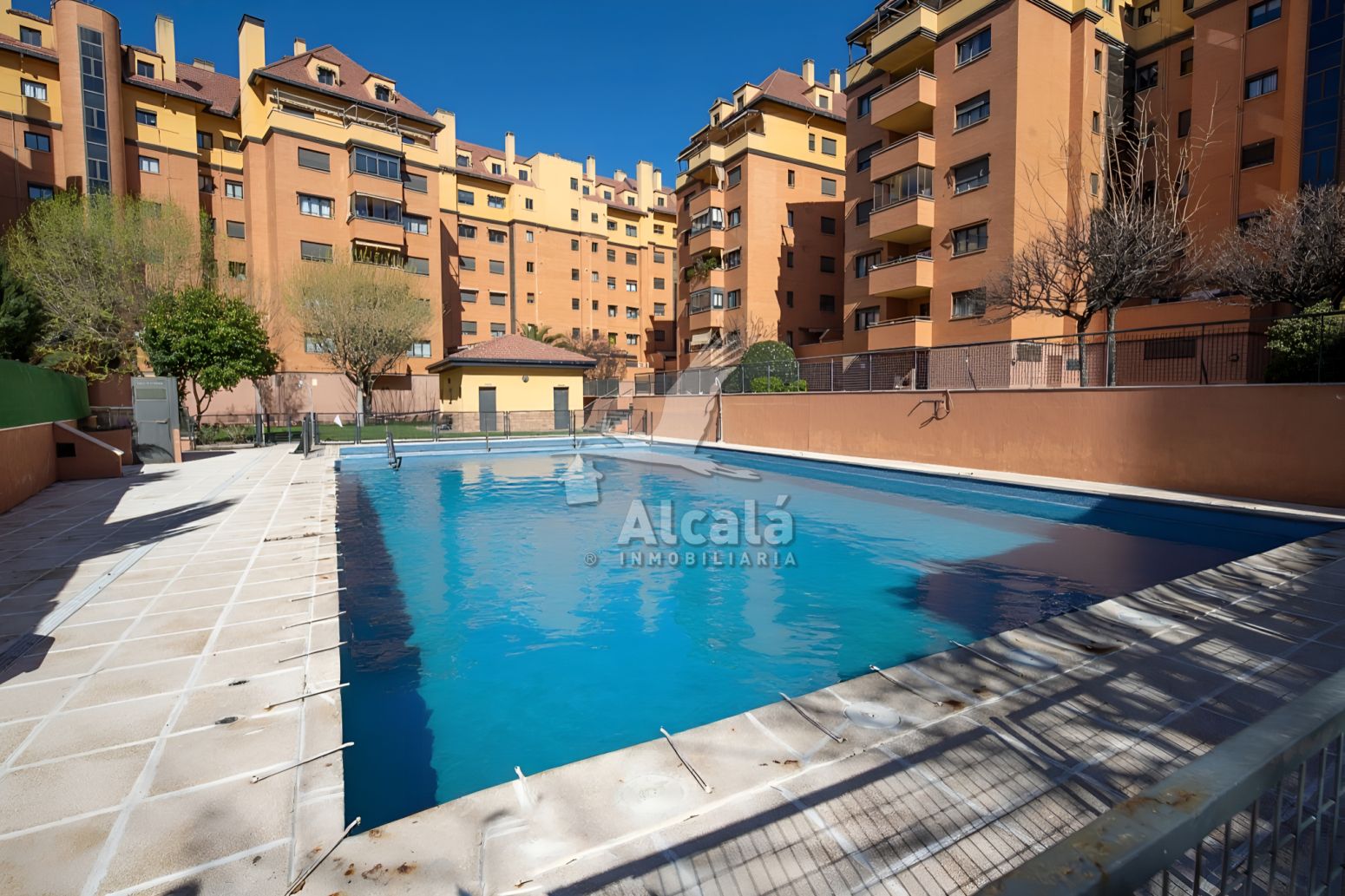 Swimming pool of Flat for sale in Alcalá de Henares  with Air Conditioner, Heating and Terrace