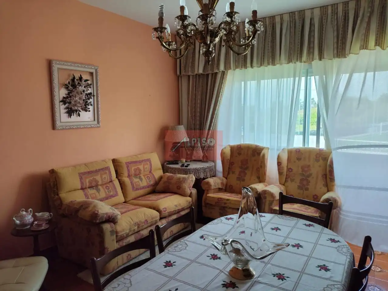 Sala d'estar de Casa o xalet en venda en Ourense Capital  amb Calefacció, Jardí privat i Traster