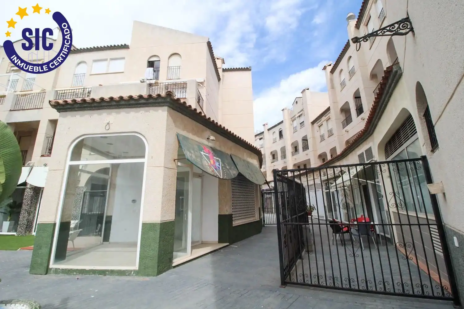 Vista exterior de Local en venta en Oropesa del Mar / Orpesa