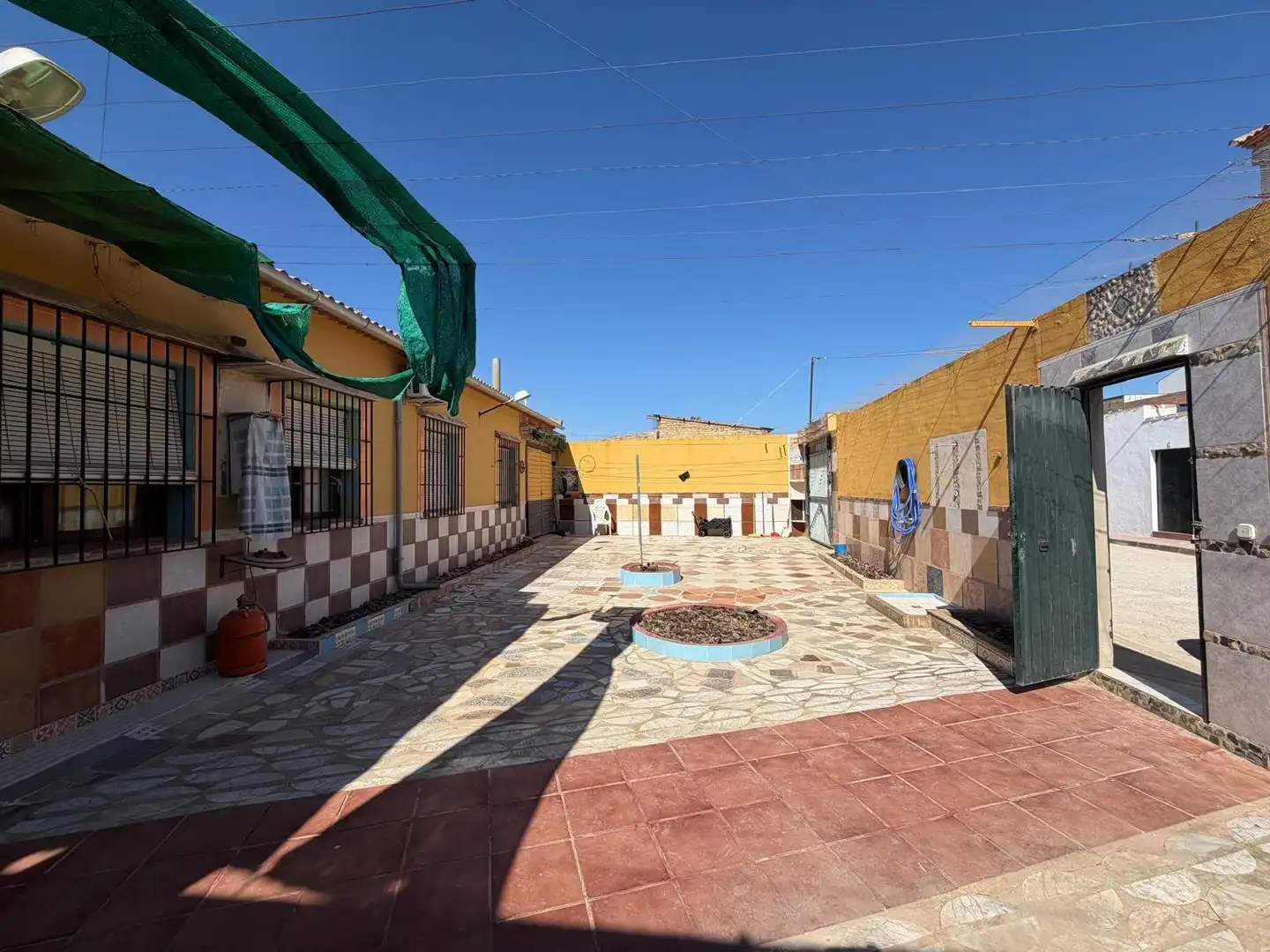 Vista exterior de Casa o xalet en venda en Alameda amb Aire condicionat, Calefacció i Traster