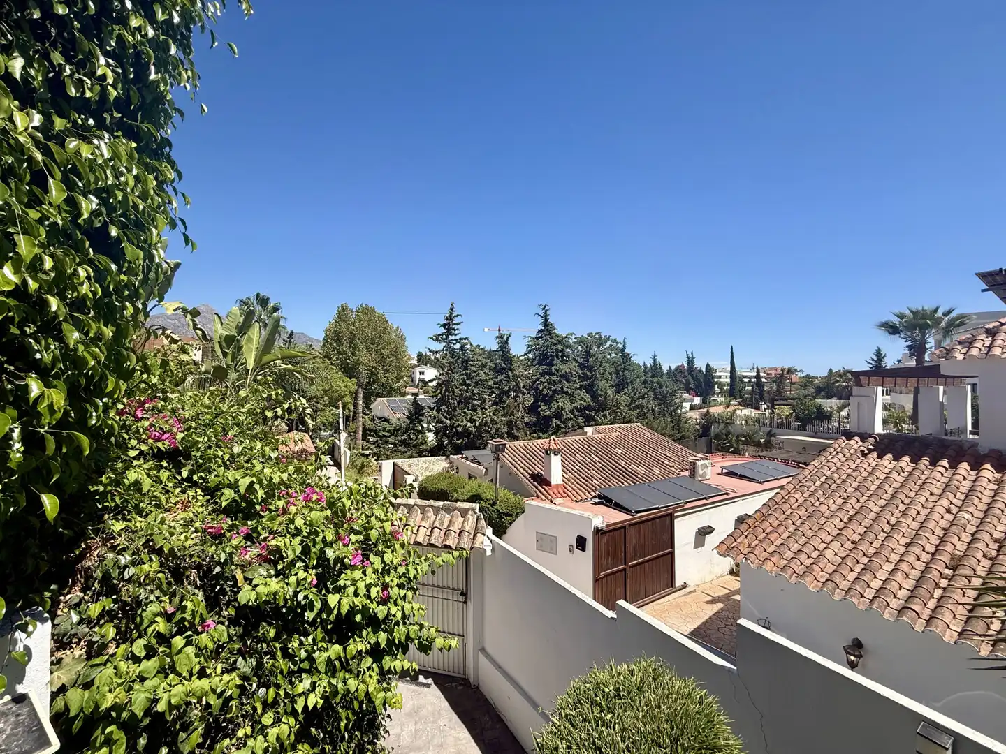 Vista exterior de Casa o chalet en venta en Marbella con Aire acondicionado, Jardín privado y Terraza