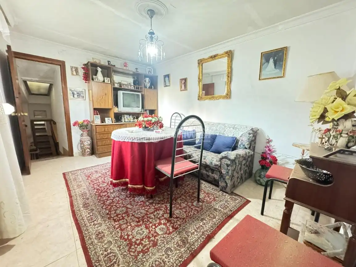 Sala d'estar de Casa adosada en venda en Yepes